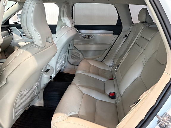 Volvo V90 Cross Country 20 of 25