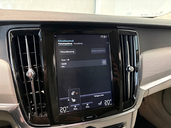 Volvo V90 Cross Country 18 of 25
