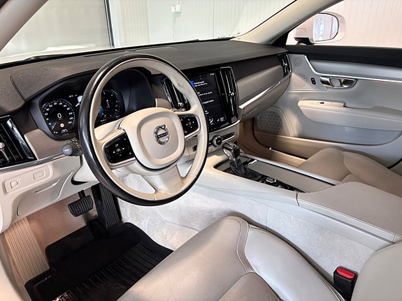 Volvo V90 Cross Country 7 of 25