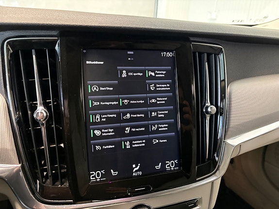Volvo V90 Cross Country 16 of 25