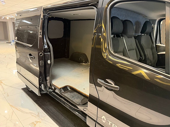 Renault Trafic 8 of 25