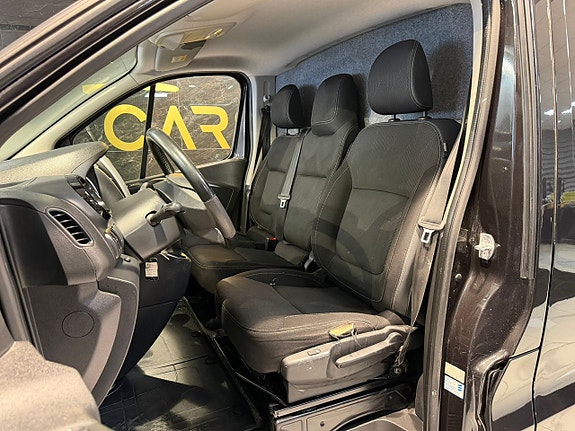 Renault Trafic 17 of 25