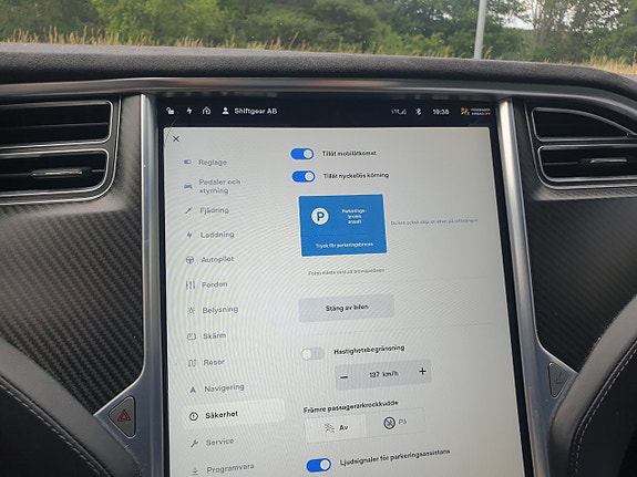 Tesla Model S 24 of 30