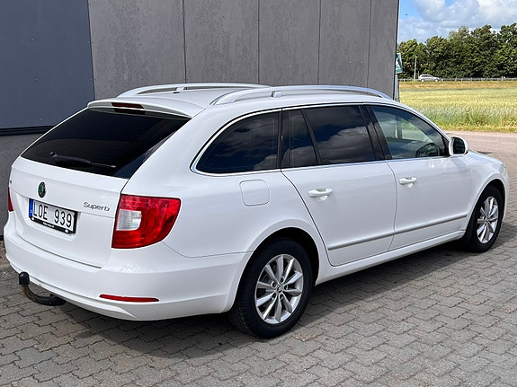 Skoda Superb 2 of 5