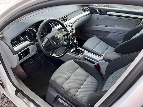Skoda Superb 3 of 5