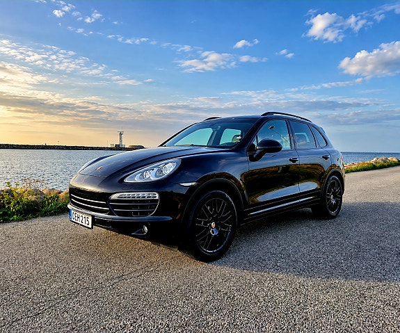 Porsche Cayenne 5 of 18