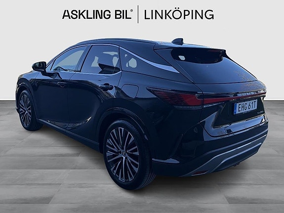 Lexus NX450h+ 2 of 5
