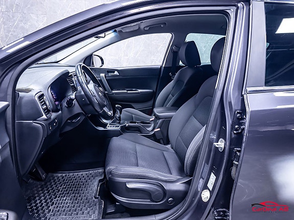 Kia Sportage 10 of 28
