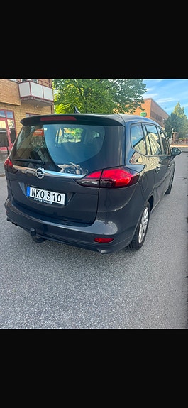 Opel Zafira Tourer 2 of 5
