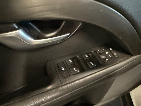 Volvo XC70 12 of 20