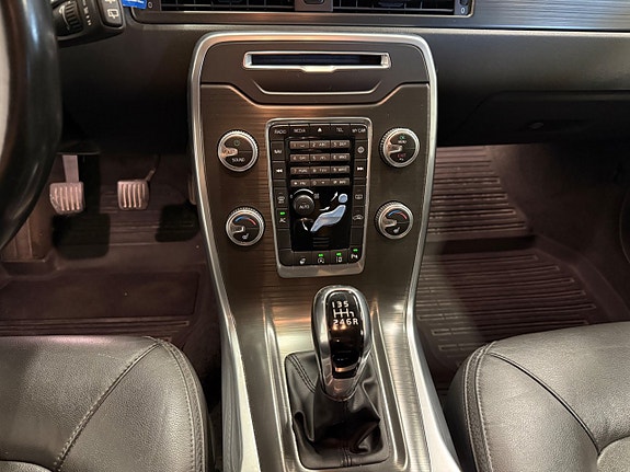 Volvo XC70 17 of 20