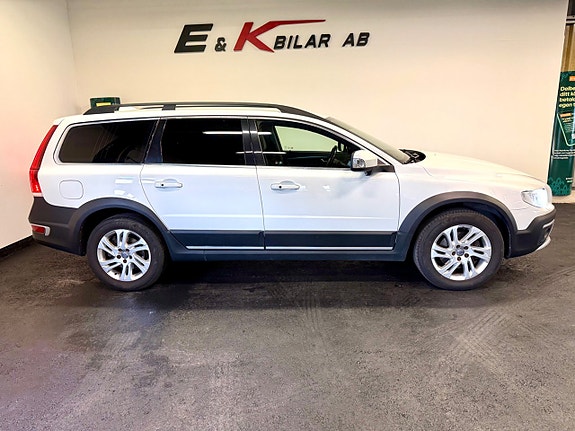 Volvo XC70 2 of 5