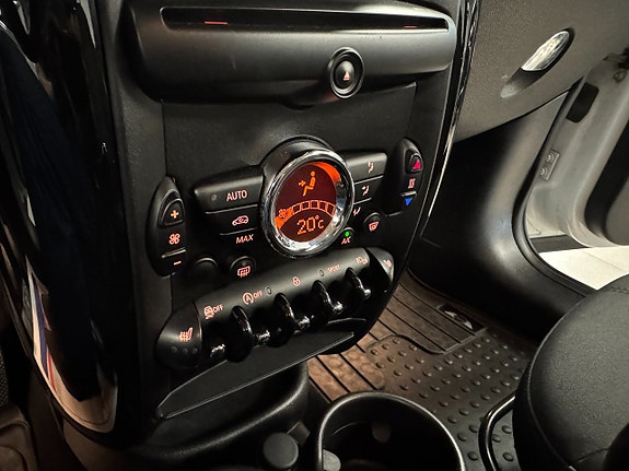 MINI Countryman Cooper 8 of 15