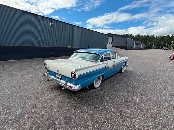 Ford Custom 5 of 5