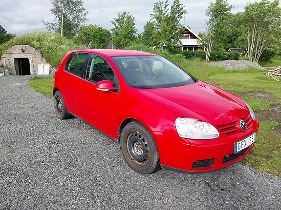 Volkswagen Golf V 2 of 5