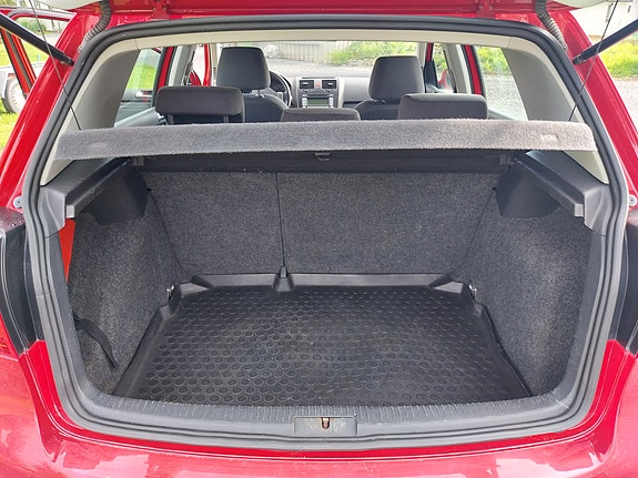 Volkswagen Golf V 5 of 5
