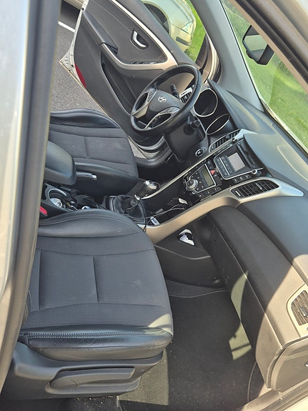 Hyundai i30 2 of 4