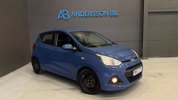 Hyundai i10 2 of 5