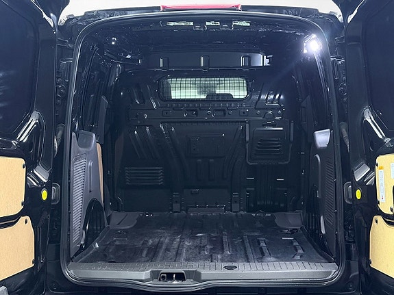 Ford Transit Connect 13 of 26
