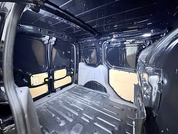 Ford Transit Connect 12 of 26