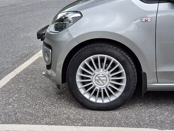 Volkswagen UP! 7 of 15