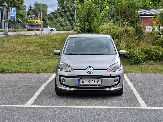 Volkswagen UP! 8 of 15