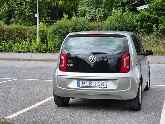 Volkswagen UP! 4 of 5