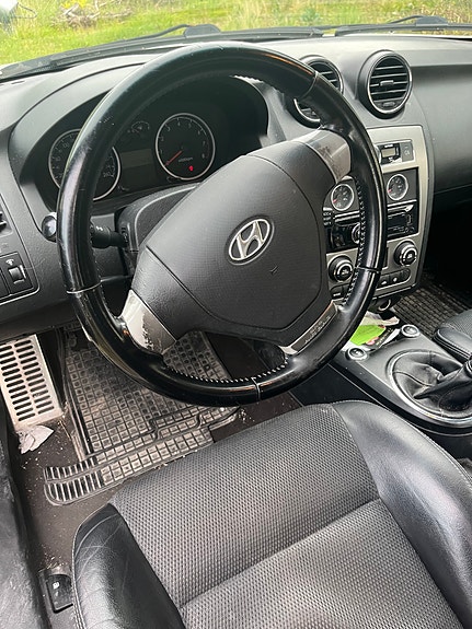 Hyundai Coupe 5 of 6
