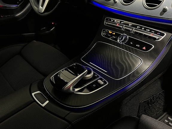 Mercedes-Benz E300 de 19 of 28