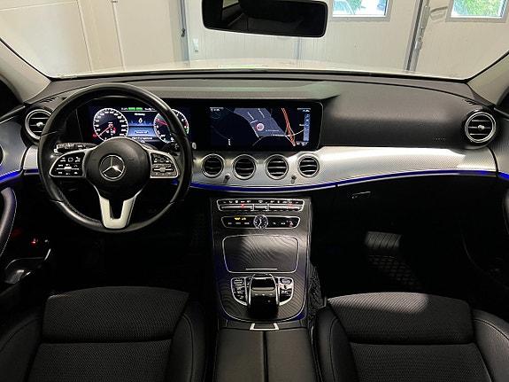 Mercedes-Benz E300 de 16 of 28