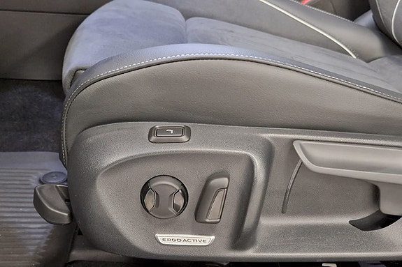 Volkswagen Passat 9 of 18