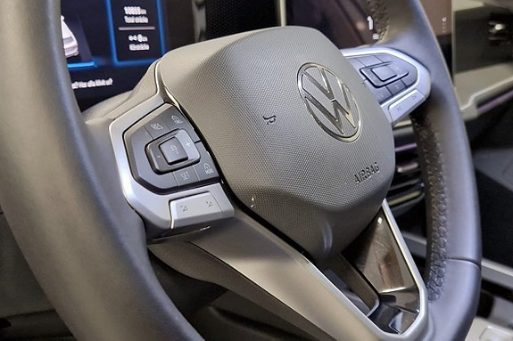 Volkswagen Passat 11 of 18