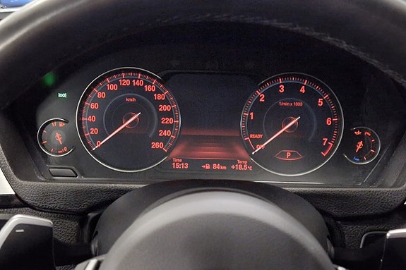 BMW 320i 11 of 16