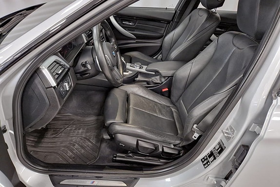 BMW 320i 8 of 16