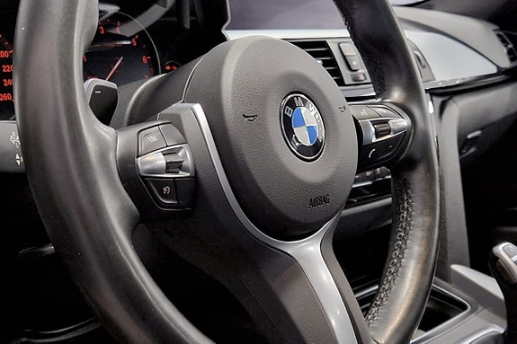 BMW 320i 10 of 16