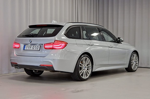 BMW 320i 5 of 5