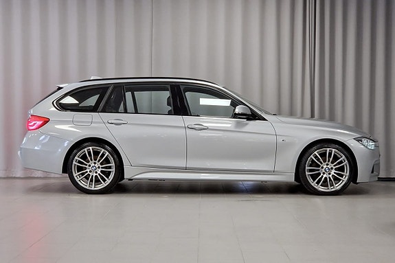 BMW 320i 4 of 5