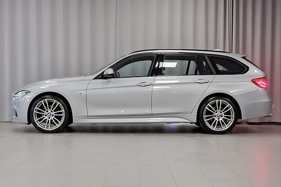 BMW 320i 2 of 5
