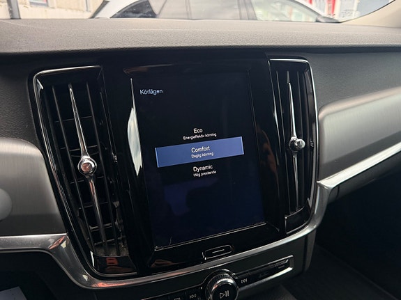 Volvo S90 15 of 21