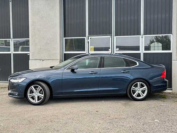 Volvo S90 2 of 21
