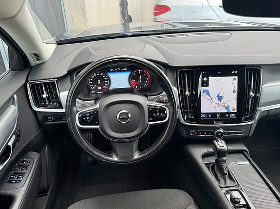 Volvo S90 10 of 21