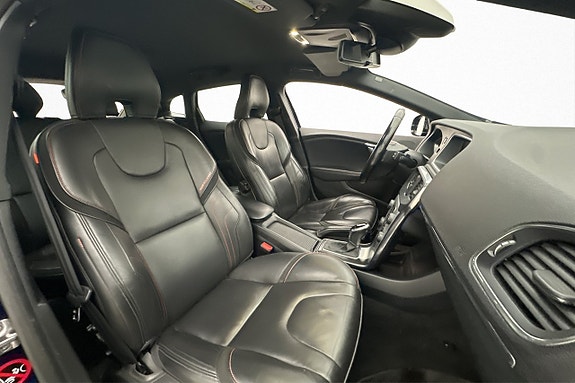 Volvo V40 Cross Country 22 of 28