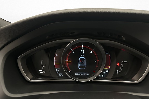 Volvo V40 Cross Country 13 of 28