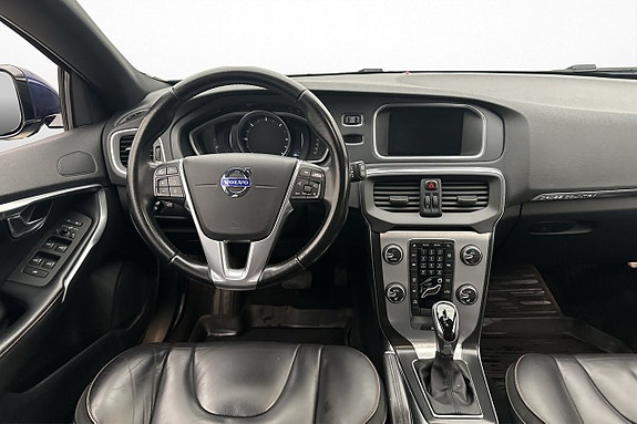 Volvo V40 Cross Country 20 of 28