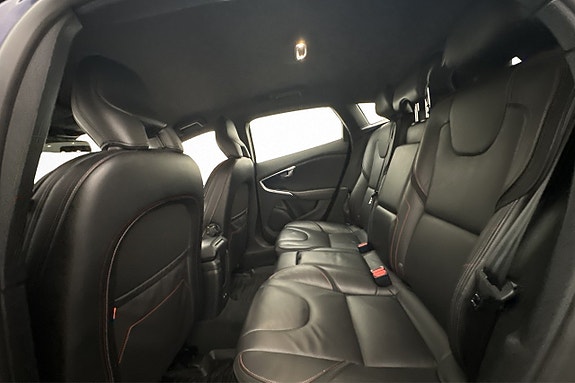 Volvo V40 Cross Country 23 of 28