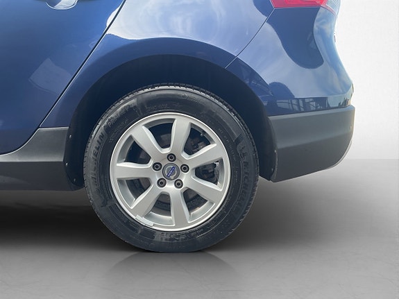 Volvo V40 Cross Country 26 of 28