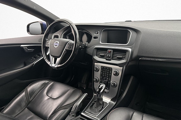 Volvo V40 Cross Country 21 of 28