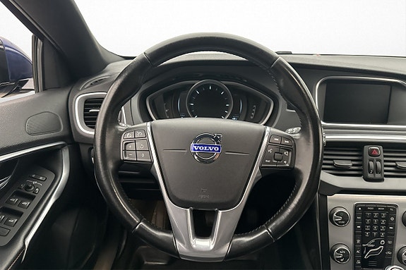 Volvo V40 Cross Country 10 of 28