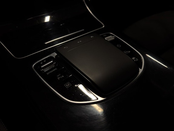 Mercedes-Benz GLC300 de 15 of 26