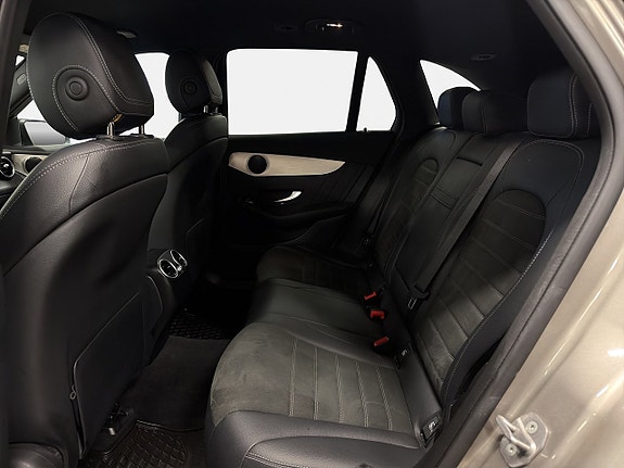 Mercedes-Benz GLC300 de 18 of 26